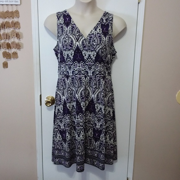 Apt. 9 Dresses & Skirts - ☆☆ SOLD☆☆ Apt. 9 Purple Paisley Midi Dress